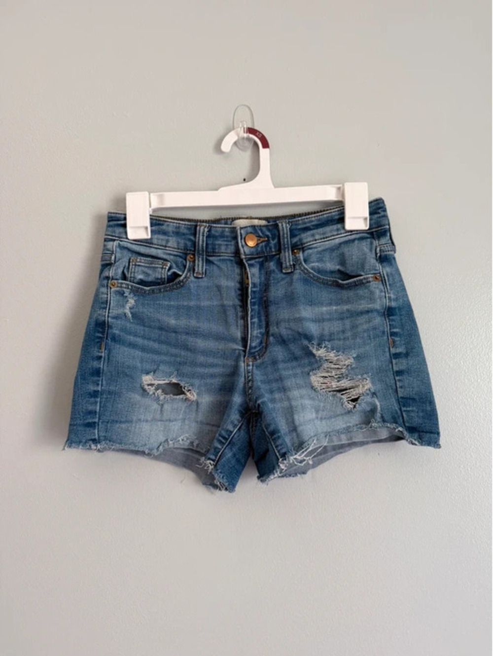 Universal Thread High Rise Midi Distressed Denim Shorts 2/26